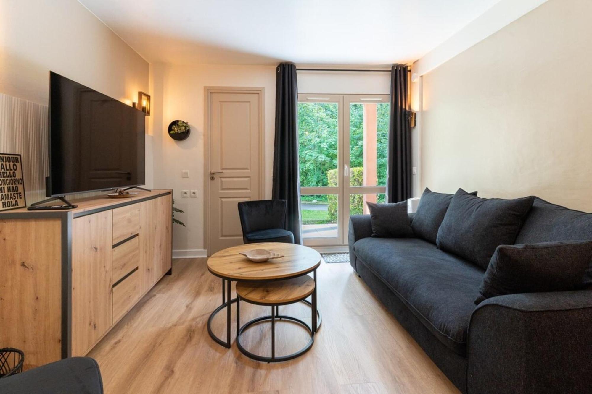 Beautiful Flat With Swimming Pool Tennis Court And Private Car Parking 09 Le Touquet Kültér fotó